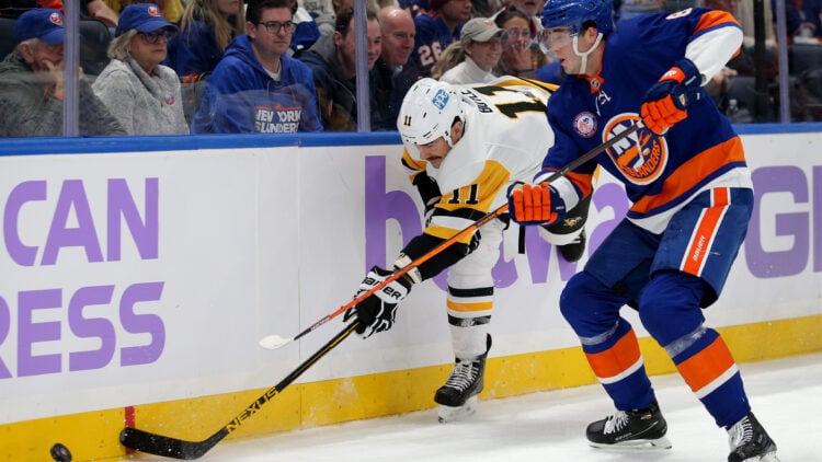 NHL: Pittsburgh Penguins at New York Islanders