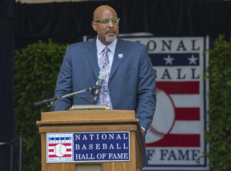 MLB: Baseball Hall of Fame-Parade of Legends