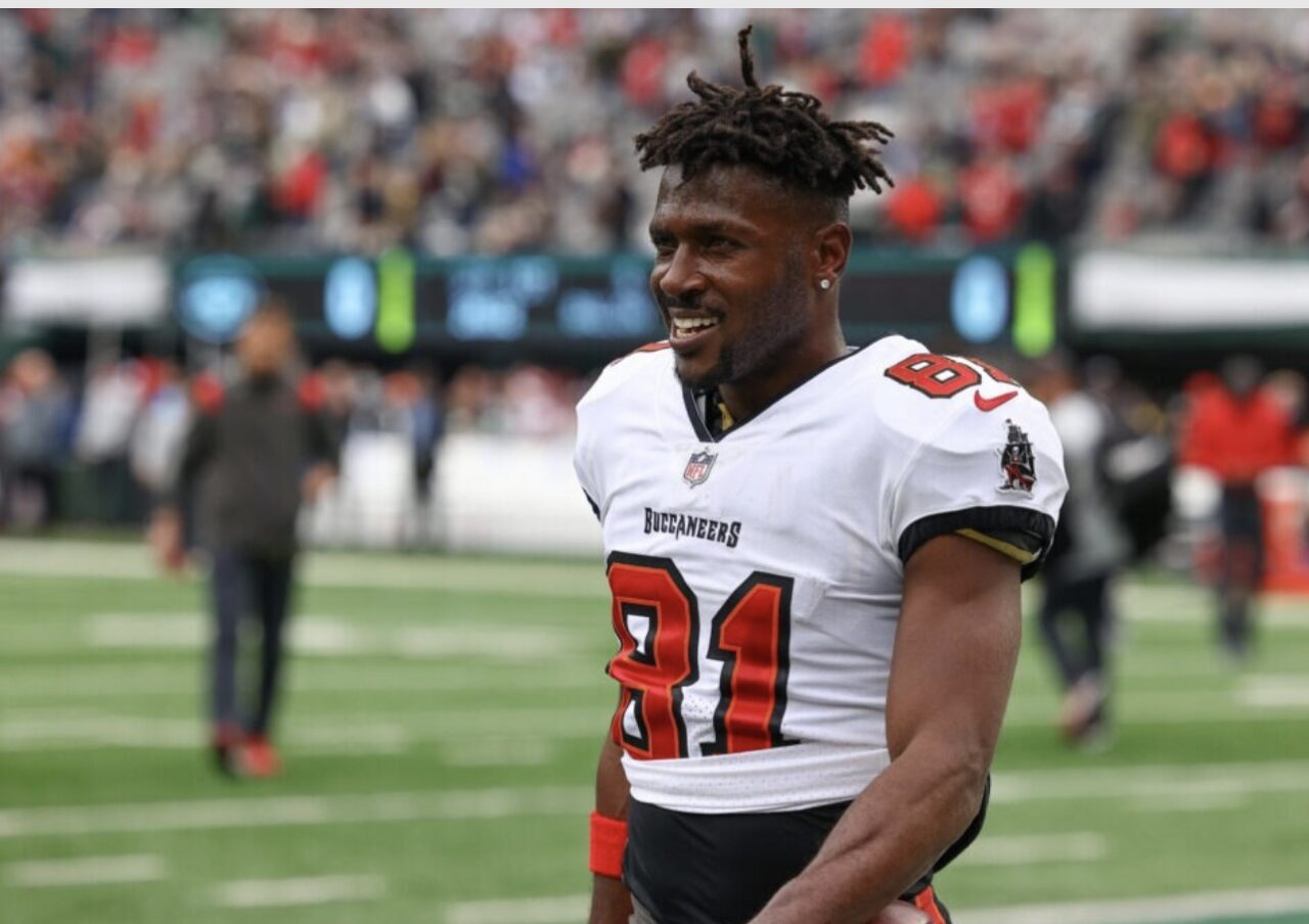 Antonio Brown claims Buccaneers tried to pay him $200K to commit himself to  intensive mental health treatment 