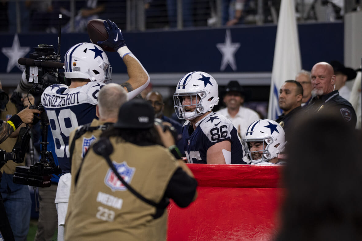 NFL fines Cowboys' tight ends for Salvation Army kettle celebration on  Thanksgiving: report